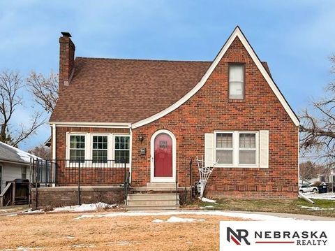 Photo of 6152 Hickory Street, Omaha, NE 68106 (MLS # 22534795)