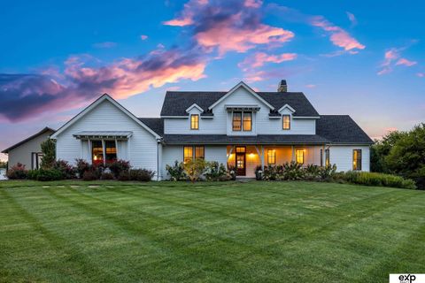 Photo of 20740 Rawhide Road, Omaha, NE 68022 (MLS # 22528616)