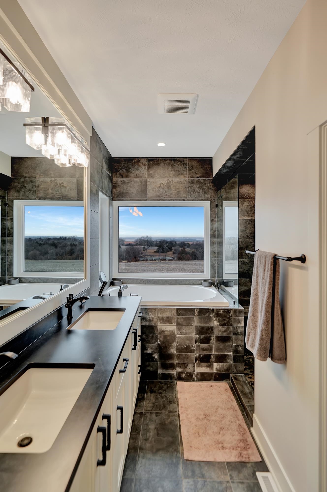 Palmyra, Nebraska 68418, United States, 4 Bedrooms Bedrooms, ,4 BathroomsBathrooms,Residential,Active,124511