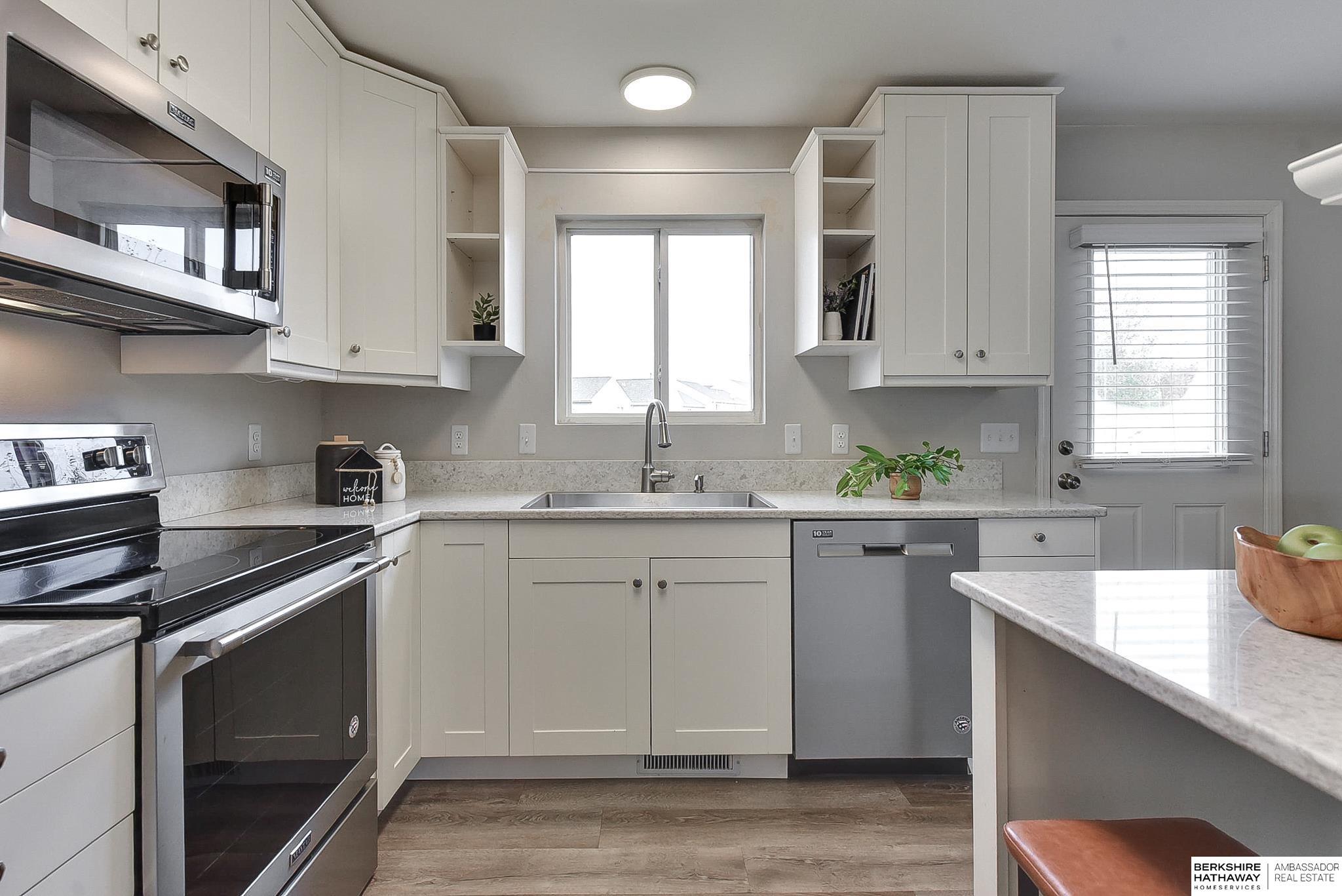 Omaha, Nebraska 68122, United States, 3 Bedrooms Bedrooms, ,2 BathroomsBathrooms,Residential,Active,254644