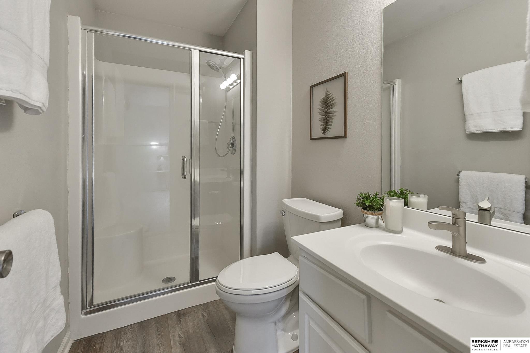 Omaha, Nebraska 68122, United States, 3 Bedrooms Bedrooms, ,2 BathroomsBathrooms,Residential,Active,254644