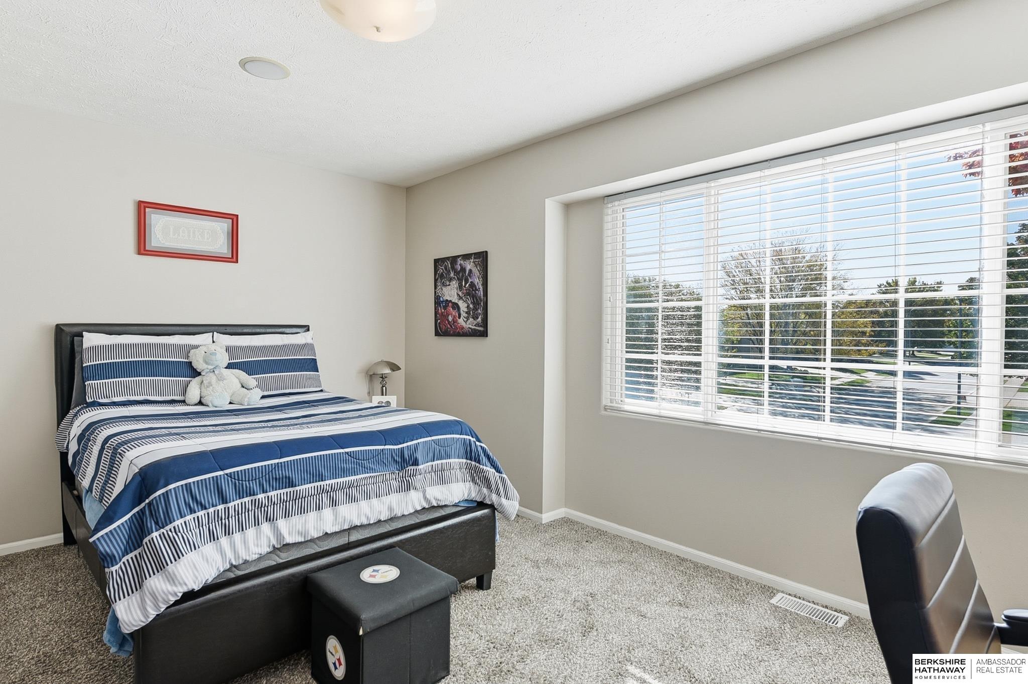 Omaha, Nebraska 68116, United States, 2 Bedrooms Bedrooms, ,2 BathroomsBathrooms,Residential,Active,242256