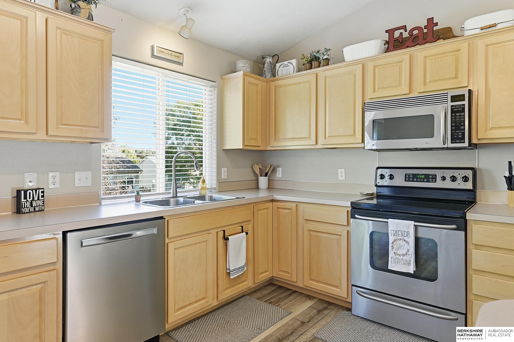 Omaha, Nebraska 68116, United States, 2 Bedrooms Bedrooms, ,2 BathroomsBathrooms,Residential,Active,242256