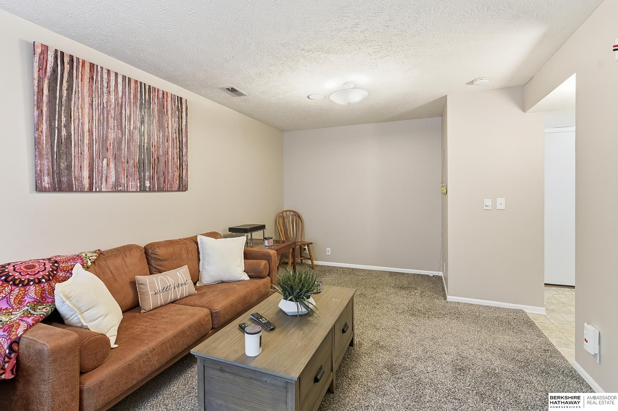 Omaha, Nebraska 68116, United States, 2 Bedrooms Bedrooms, ,2 BathroomsBathrooms,Residential,Active,242256