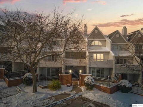 Photo of 104 S 37th Street #3, Omaha, NE 68131 (MLS # 22533618)