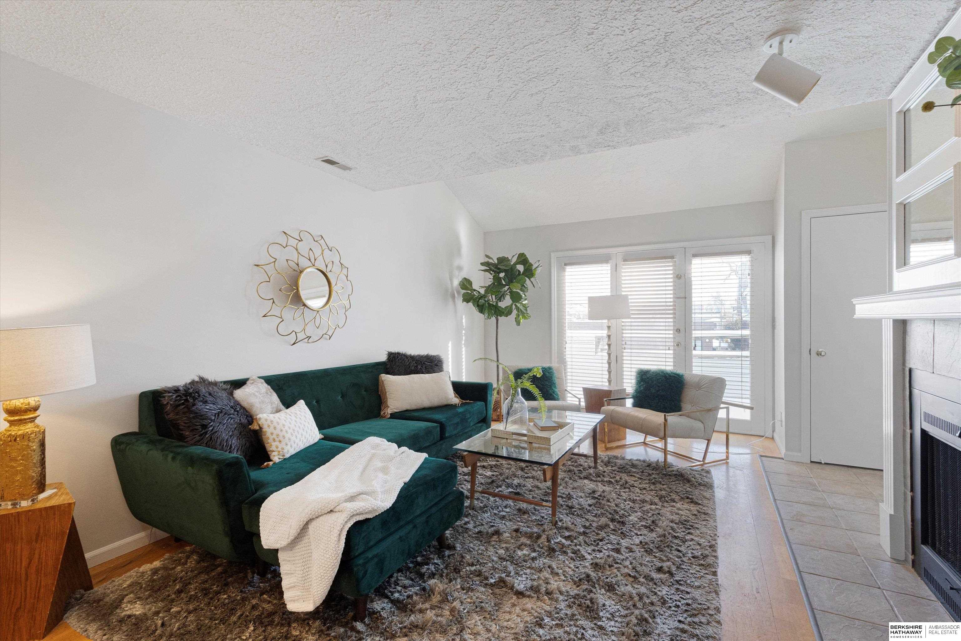 Omaha, Nebraska 68131, United States, 2 Bedrooms Bedrooms, ,2 BathroomsBathrooms,Residential,Active,251512