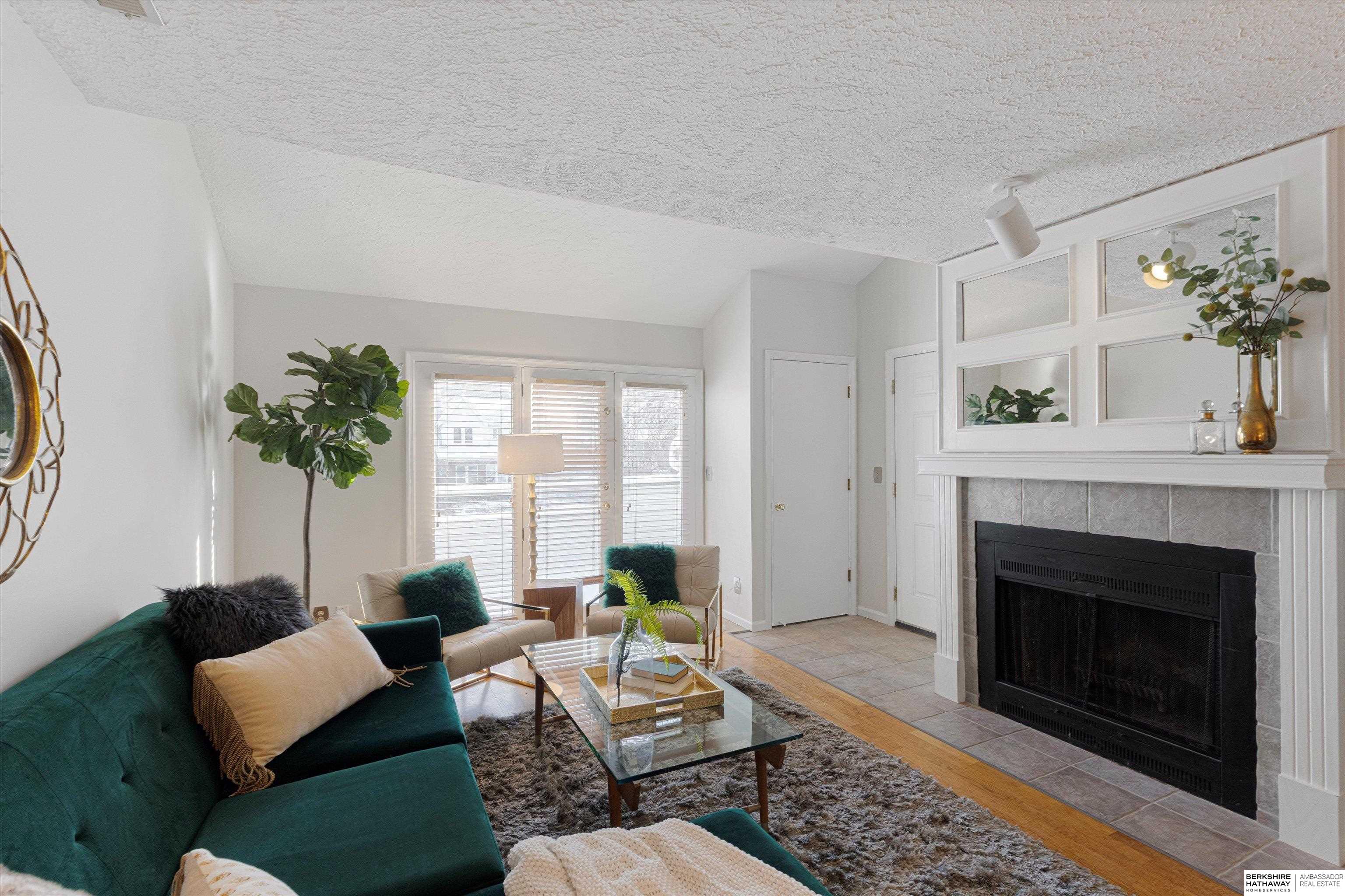 Omaha, Nebraska 68131, United States, 2 Bedrooms Bedrooms, ,2 BathroomsBathrooms,Residential,Active,251512