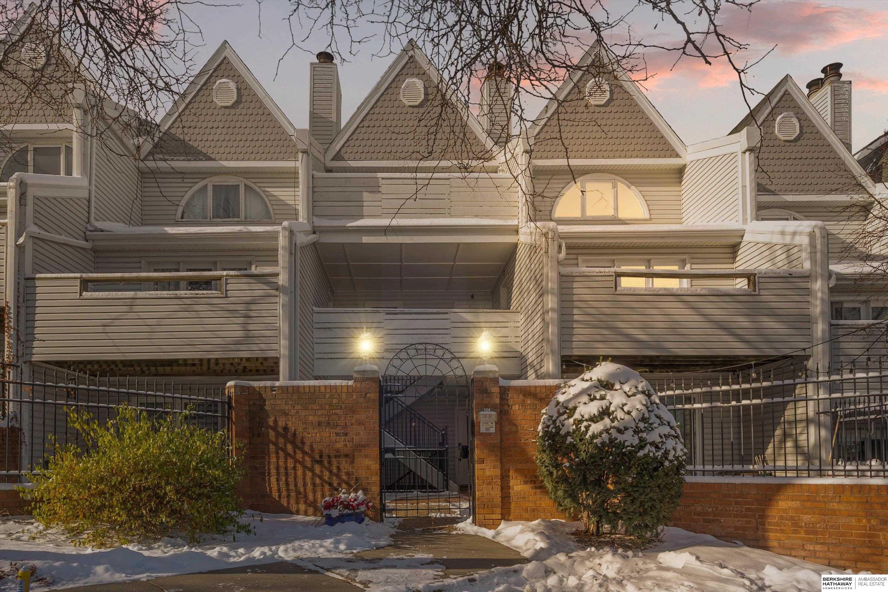 Omaha, Nebraska 68131, United States, 2 Bedrooms Bedrooms, ,2 BathroomsBathrooms,Residential,Active,251512