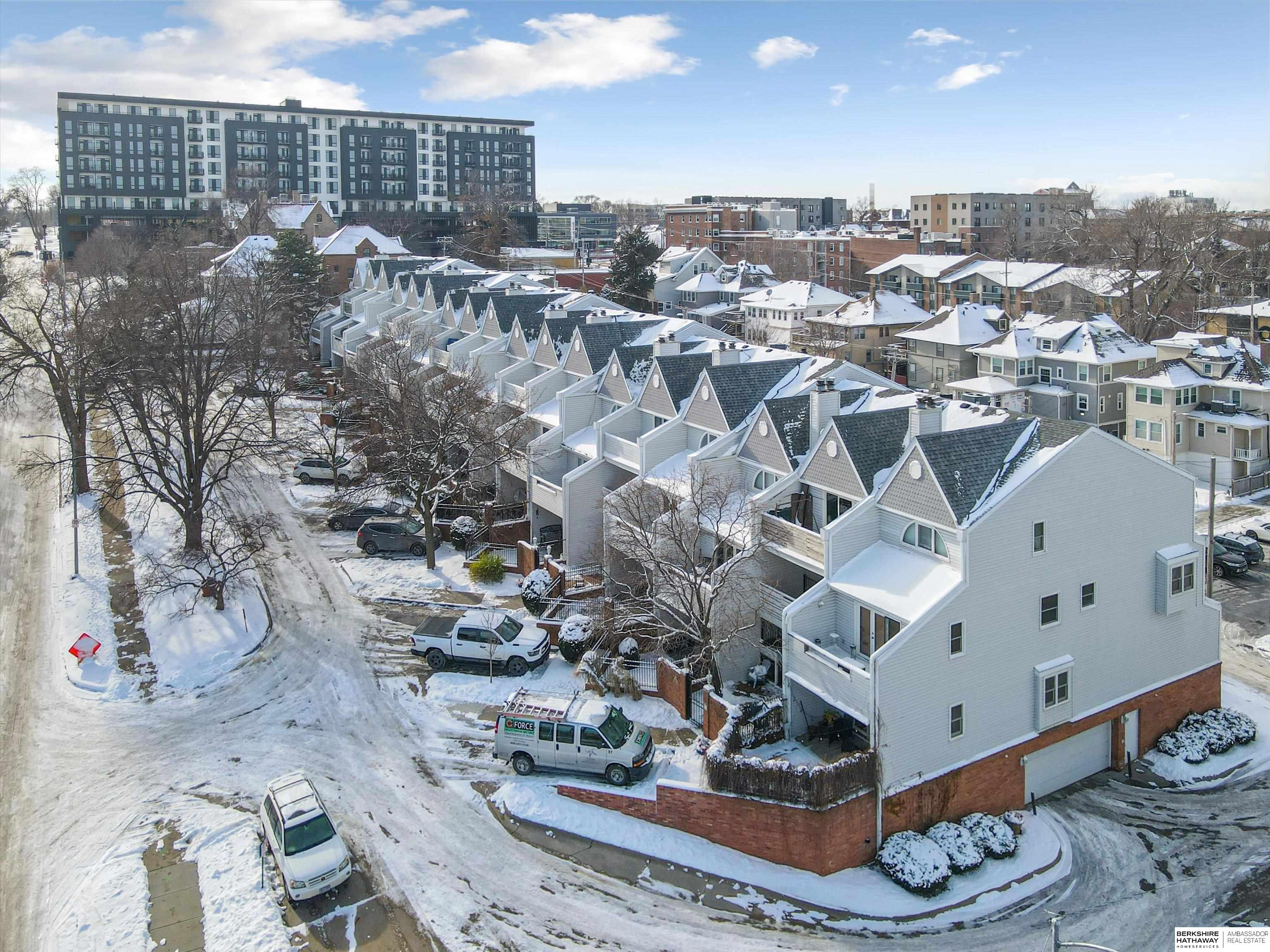 Omaha, Nebraska 68131, United States, 2 Bedrooms Bedrooms, ,2 BathroomsBathrooms,Residential,Active,251512