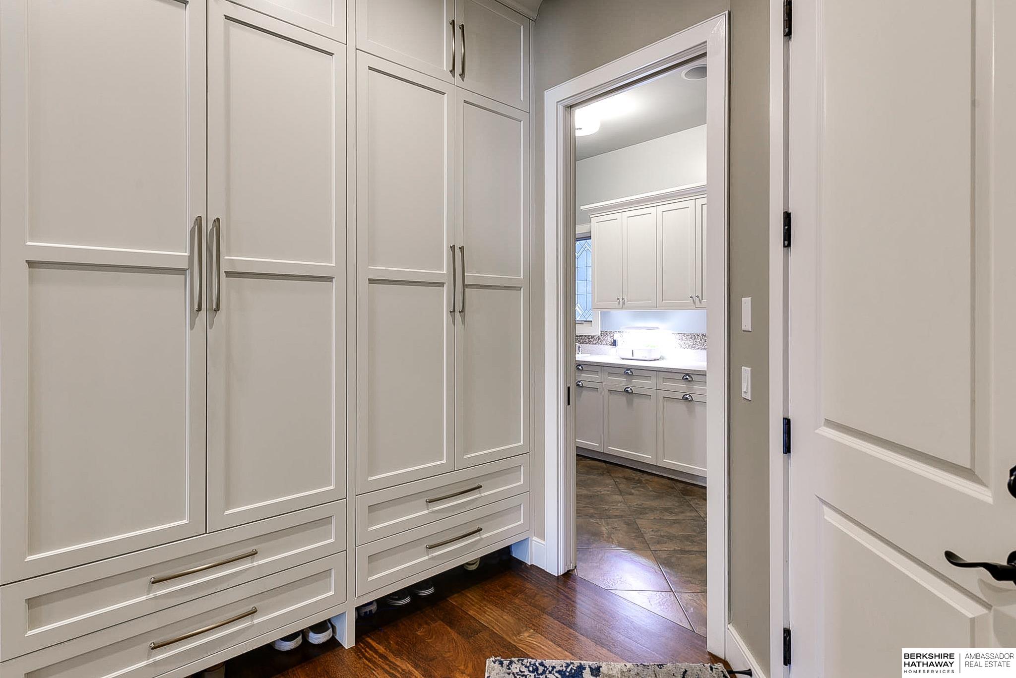 Omaha, Nebraska 68130, United States, 6 Bedrooms Bedrooms, ,5 BathroomsBathrooms,Residential,Active,146267