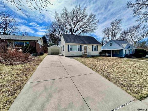 Photo of 5345 Franklin Street, Lincoln, NE 68506 (MLS # 22607580)