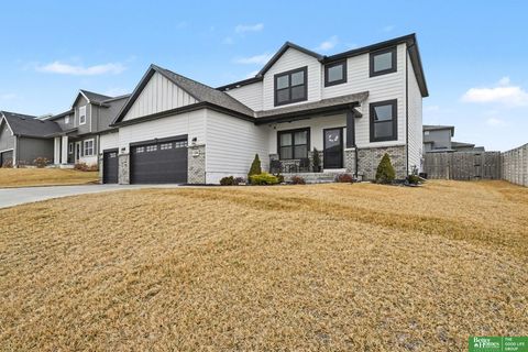 Photo of 11004 Hardwood Drive, Papillion, NE 68046 (MLS # 22605959)