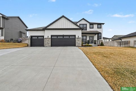 Photo of 11004 Hardwood Drive, Papillion, NE 68046 (MLS # 22605959)