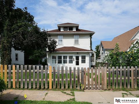 Photo of 616 N 41st Avenue, Omaha, NE 68131 (MLS # 22529542)