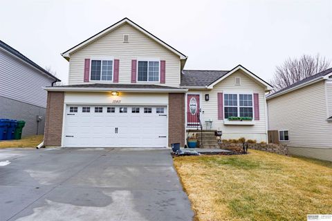 Photo of 15411 Tucker Street, Bennington, NE 68007 (MLS # 22605991)