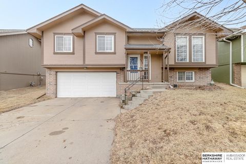 Photo of 8414 GIRARD Street, Omaha, NE 68122 (MLS # 22603188)