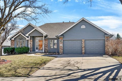 Photo of 15707 Sahler Street, Omaha, NE 68116 (MLS # 22607294)