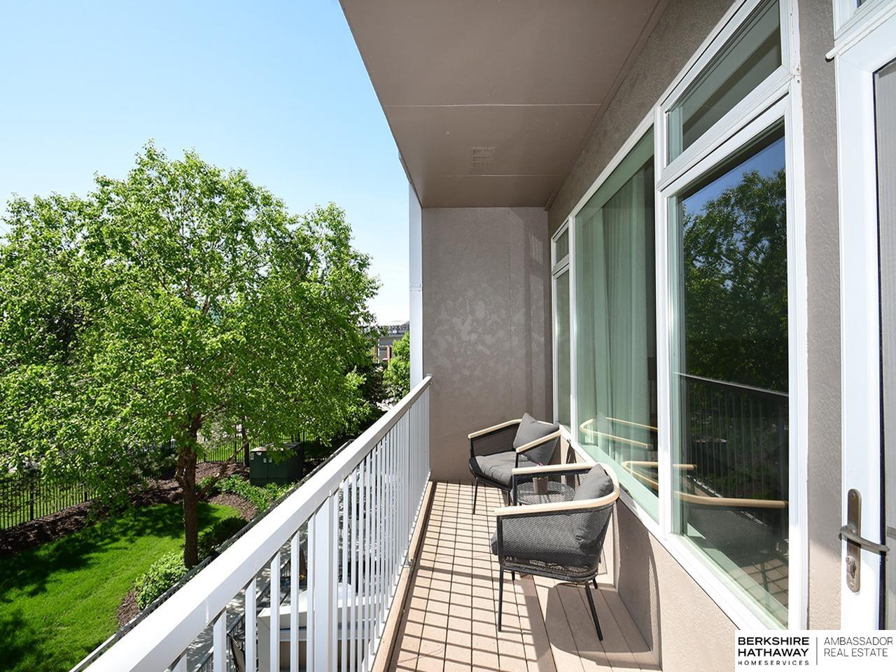 Omaha, Nebraska 68102, United States, 3 Bedrooms Bedrooms, ,2 BathroomsBathrooms,Residential,Active,181140