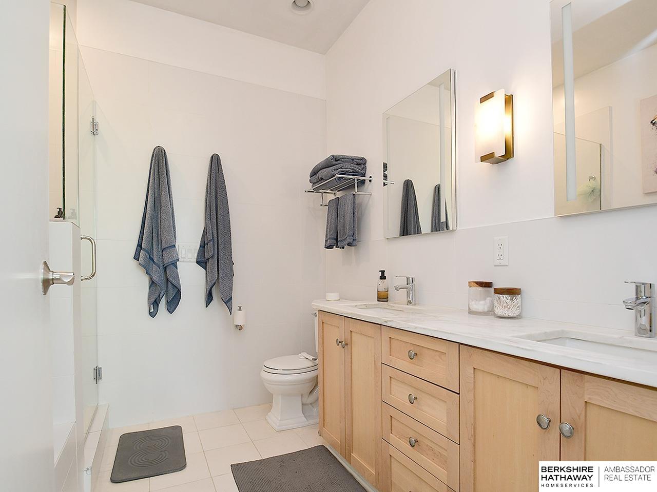 Omaha, Nebraska 68102, United States, 3 Bedrooms Bedrooms, ,2 BathroomsBathrooms,Residential,Active,181140