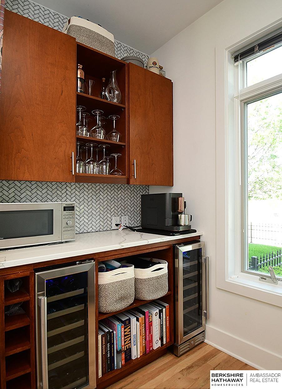 Omaha, Nebraska 68102, United States, 3 Bedrooms Bedrooms, ,2 BathroomsBathrooms,Residential,Active,181140