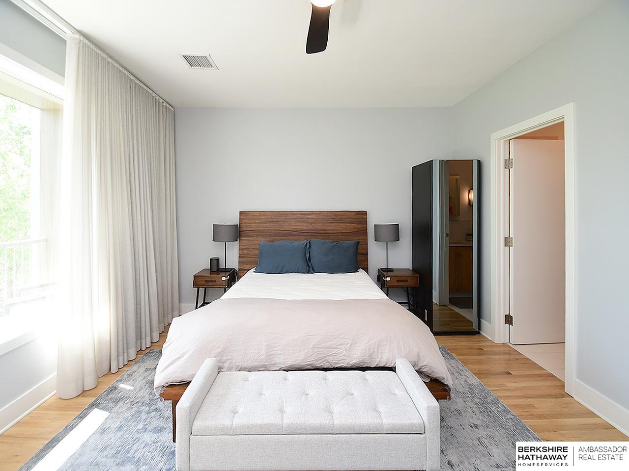 Omaha, Nebraska 68102, United States, 3 Bedrooms Bedrooms, ,2 BathroomsBathrooms,Residential,Active,181140