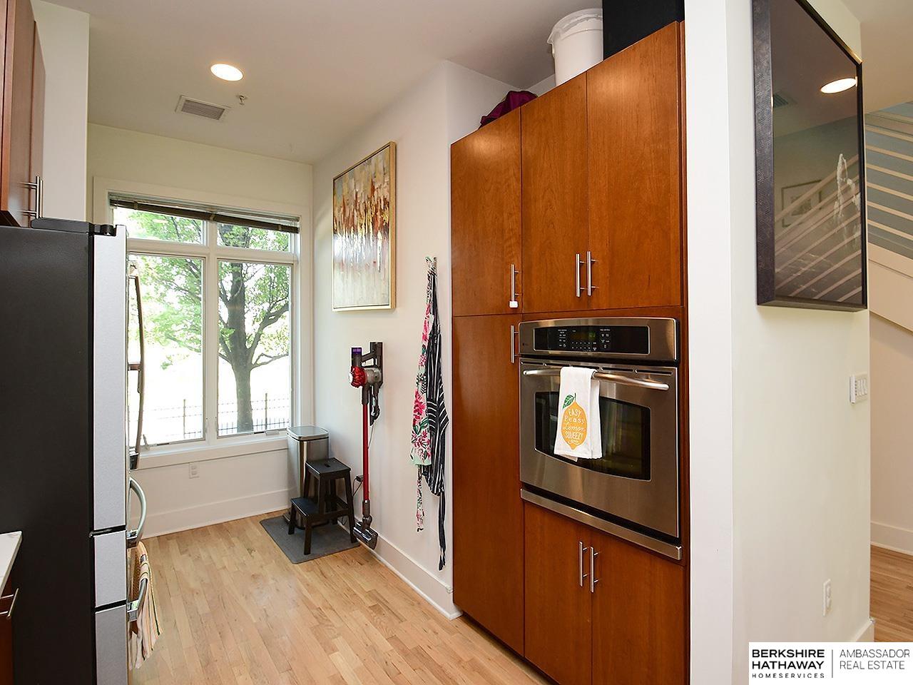 Omaha, Nebraska 68102, United States, 3 Bedrooms Bedrooms, ,2 BathroomsBathrooms,Residential,Active,181140