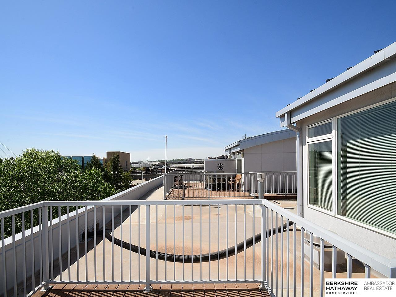 Omaha, Nebraska 68102, United States, 3 Bedrooms Bedrooms, ,2 BathroomsBathrooms,Residential,Active,181140