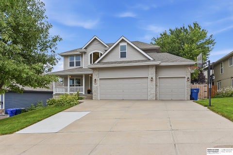 Photo of 19515 Binney Circle, Elkhorn, NE 68022 (MLS # 22626116)