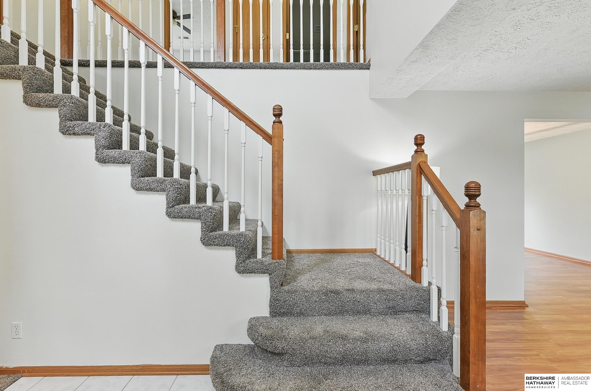 Omaha, Nebraska 68135, United States, 4 Bedrooms Bedrooms, ,3 BathroomsBathrooms,Residential,Pending,139116