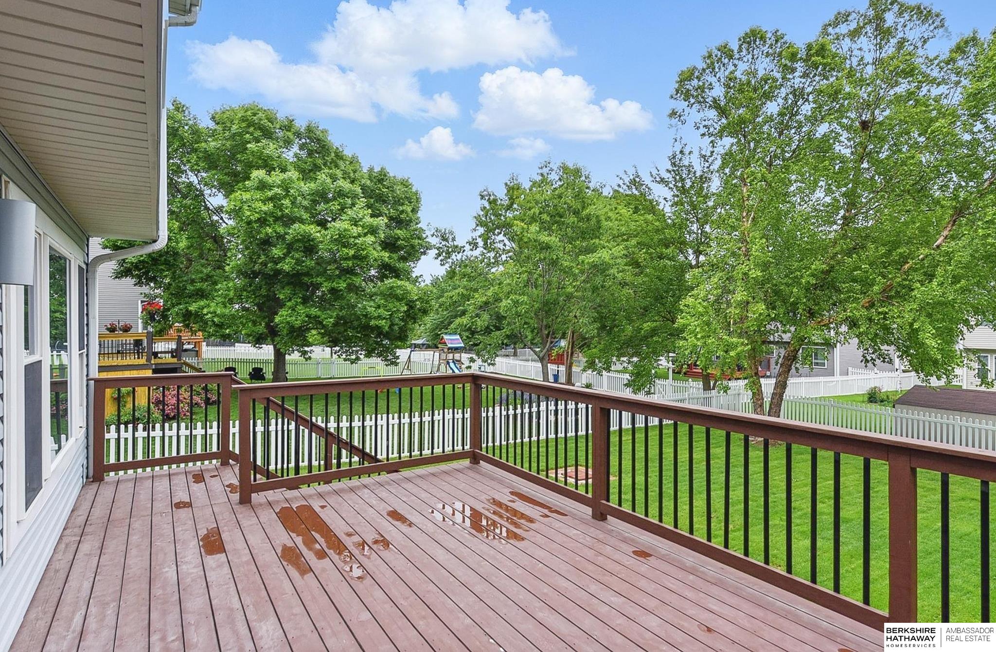 Omaha, Nebraska 68135, United States, 4 Bedrooms Bedrooms, ,3 BathroomsBathrooms,Residential,Pending,139116