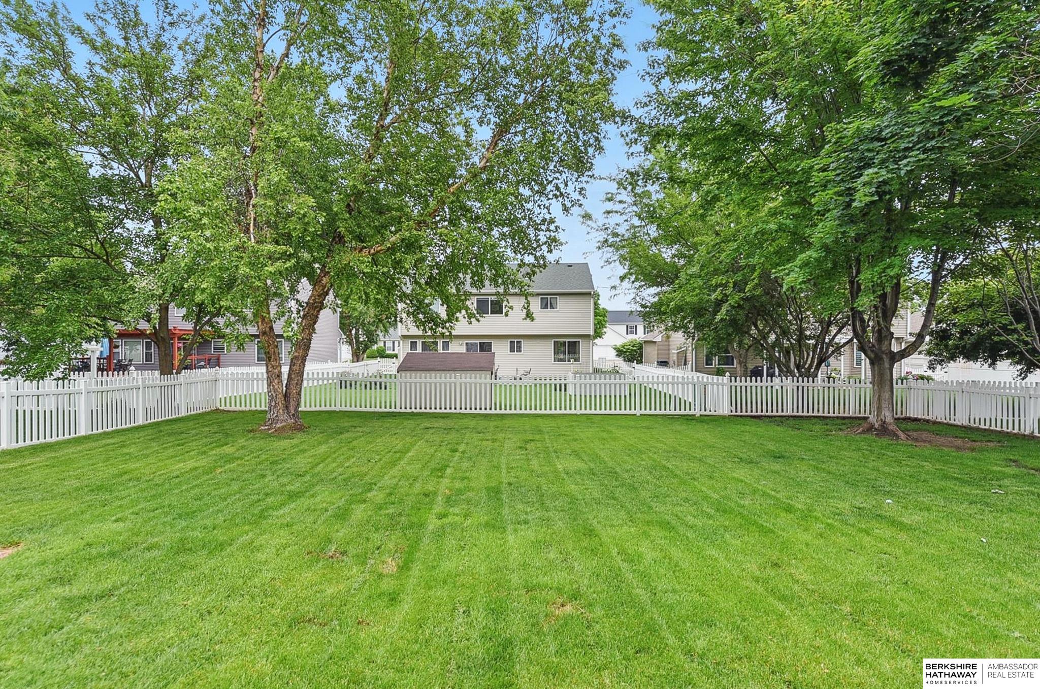 Omaha, Nebraska 68135, United States, 4 Bedrooms Bedrooms, ,3 BathroomsBathrooms,Residential,Pending,139116