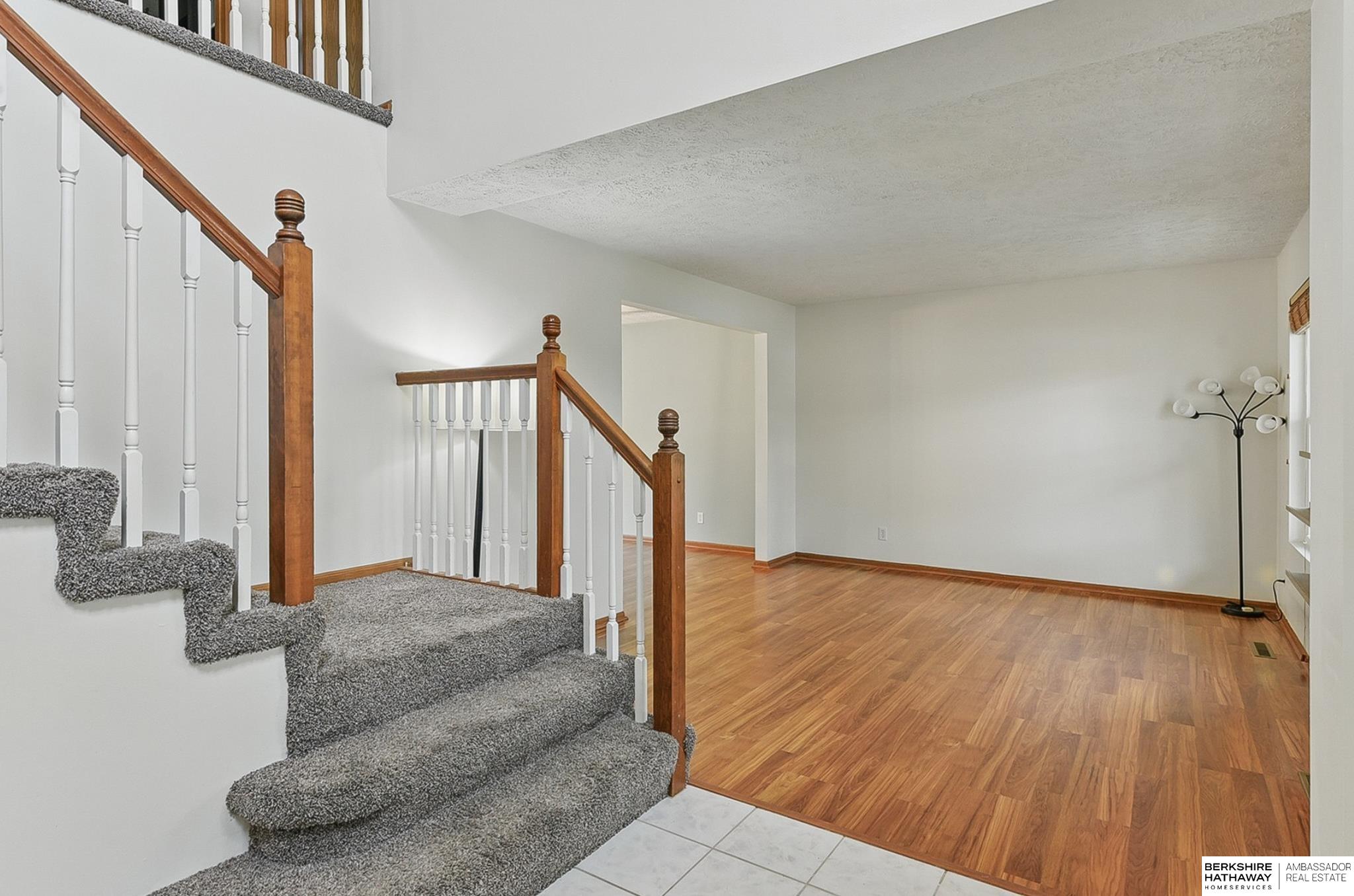 Omaha, Nebraska 68135, United States, 4 Bedrooms Bedrooms, ,3 BathroomsBathrooms,Residential,Pending,139116