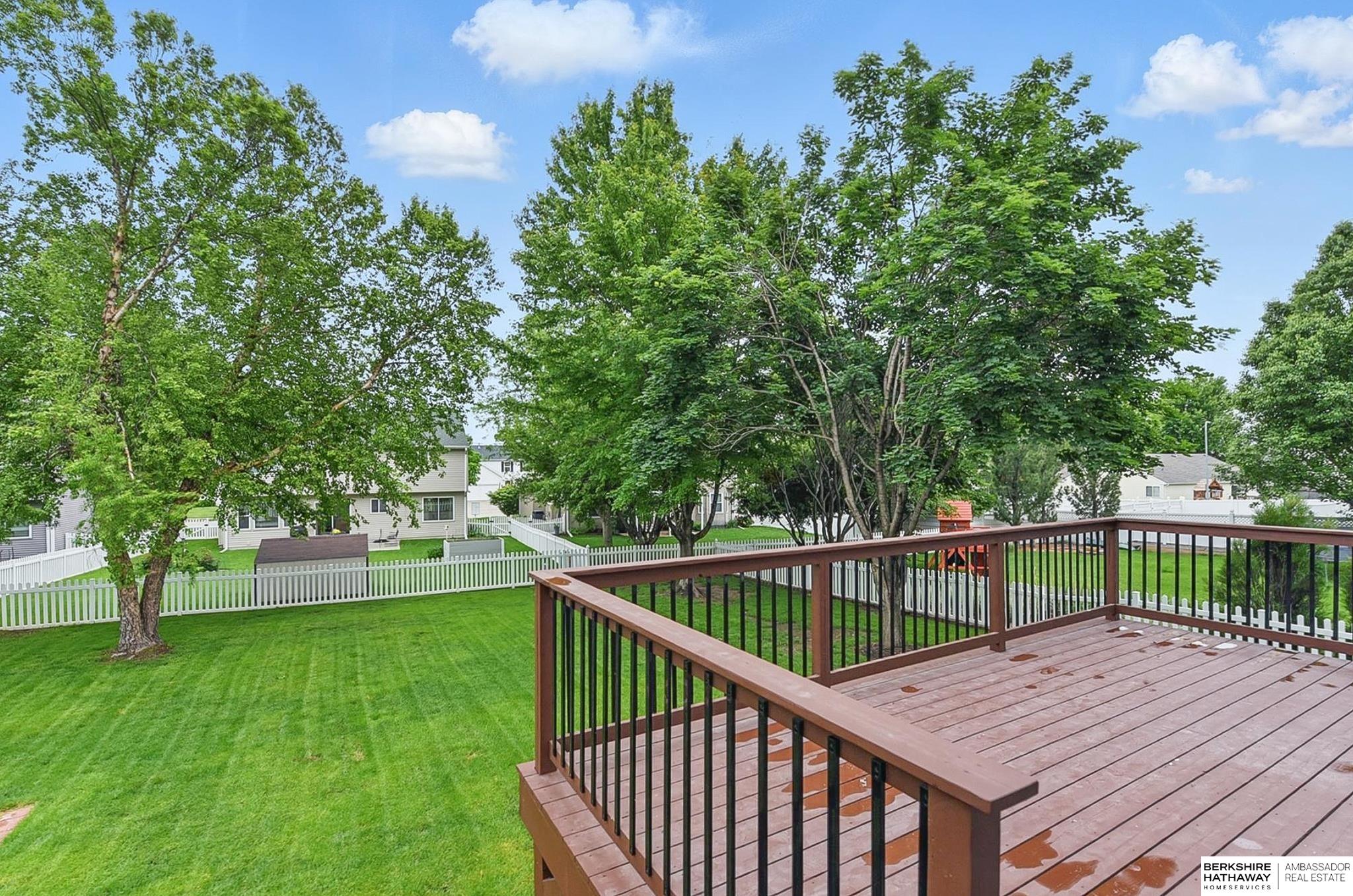 Omaha, Nebraska 68135, United States, 4 Bedrooms Bedrooms, ,3 BathroomsBathrooms,Residential,Pending,139116