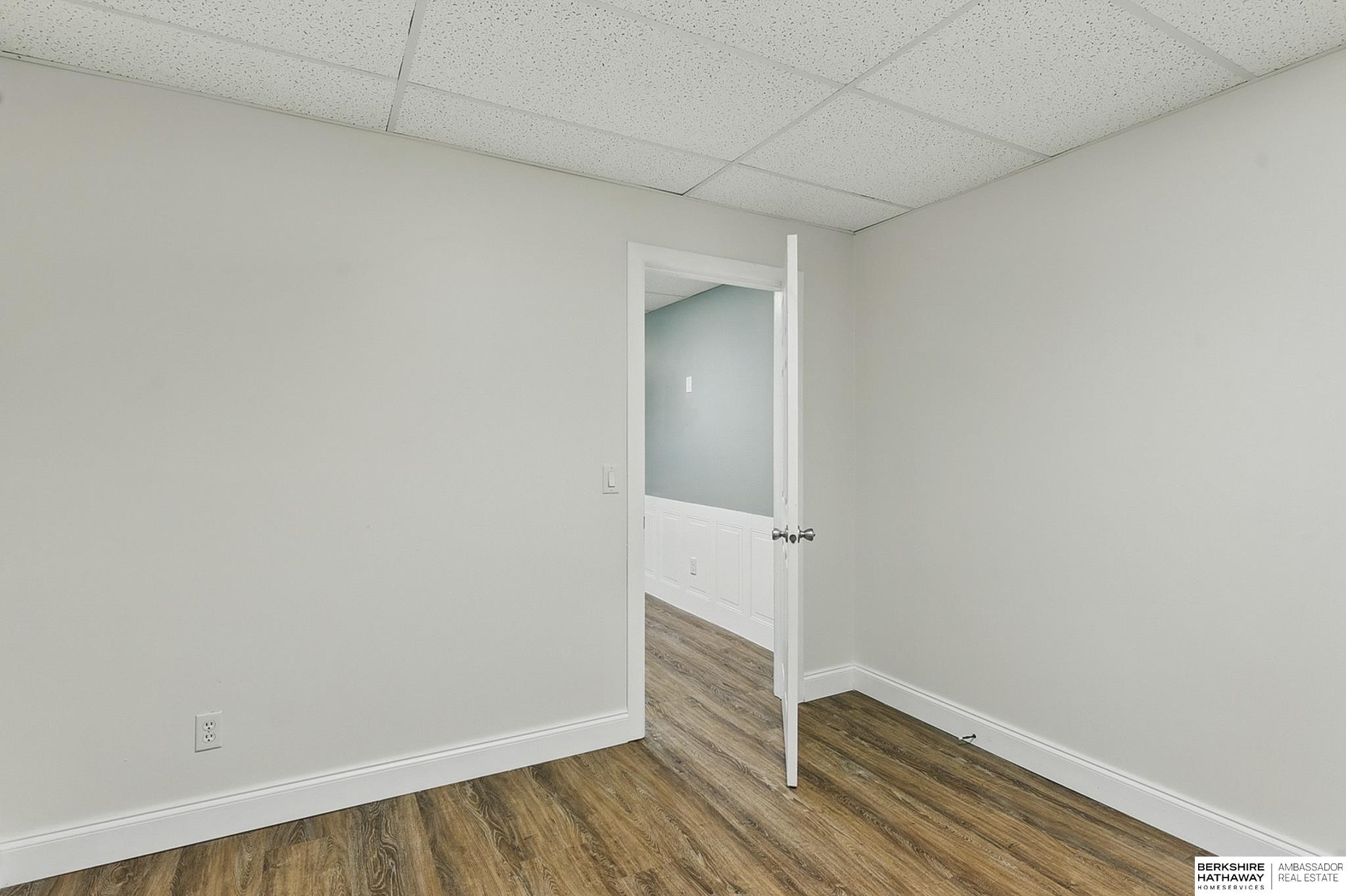 Omaha, Nebraska 68135, United States, 4 Bedrooms Bedrooms, ,3 BathroomsBathrooms,Residential,Pending,139116