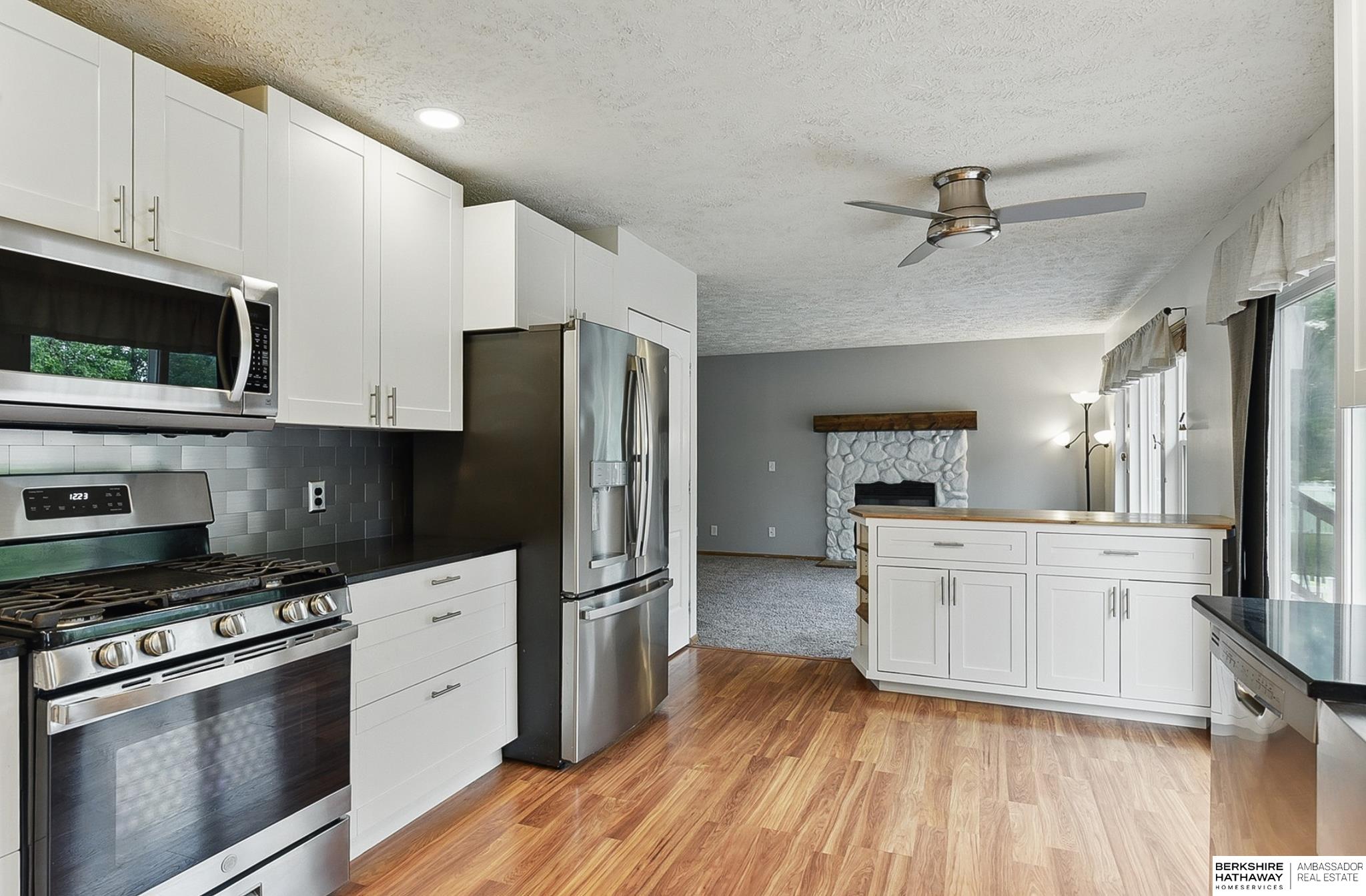 Omaha, Nebraska 68135, United States, 4 Bedrooms Bedrooms, ,3 BathroomsBathrooms,Residential,Pending,139116