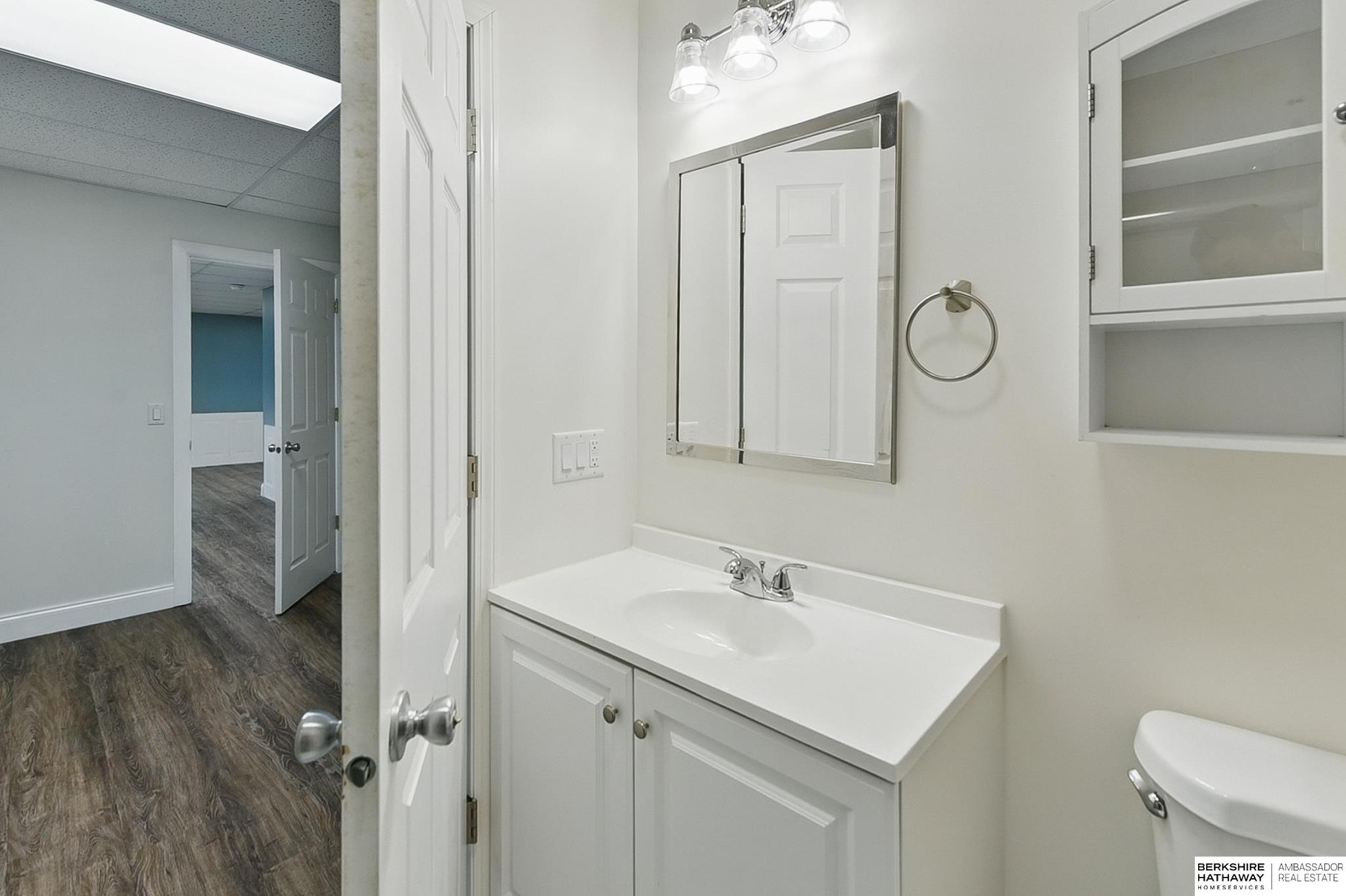 Omaha, Nebraska 68135, United States, 4 Bedrooms Bedrooms, ,3 BathroomsBathrooms,Residential,Pending,139116