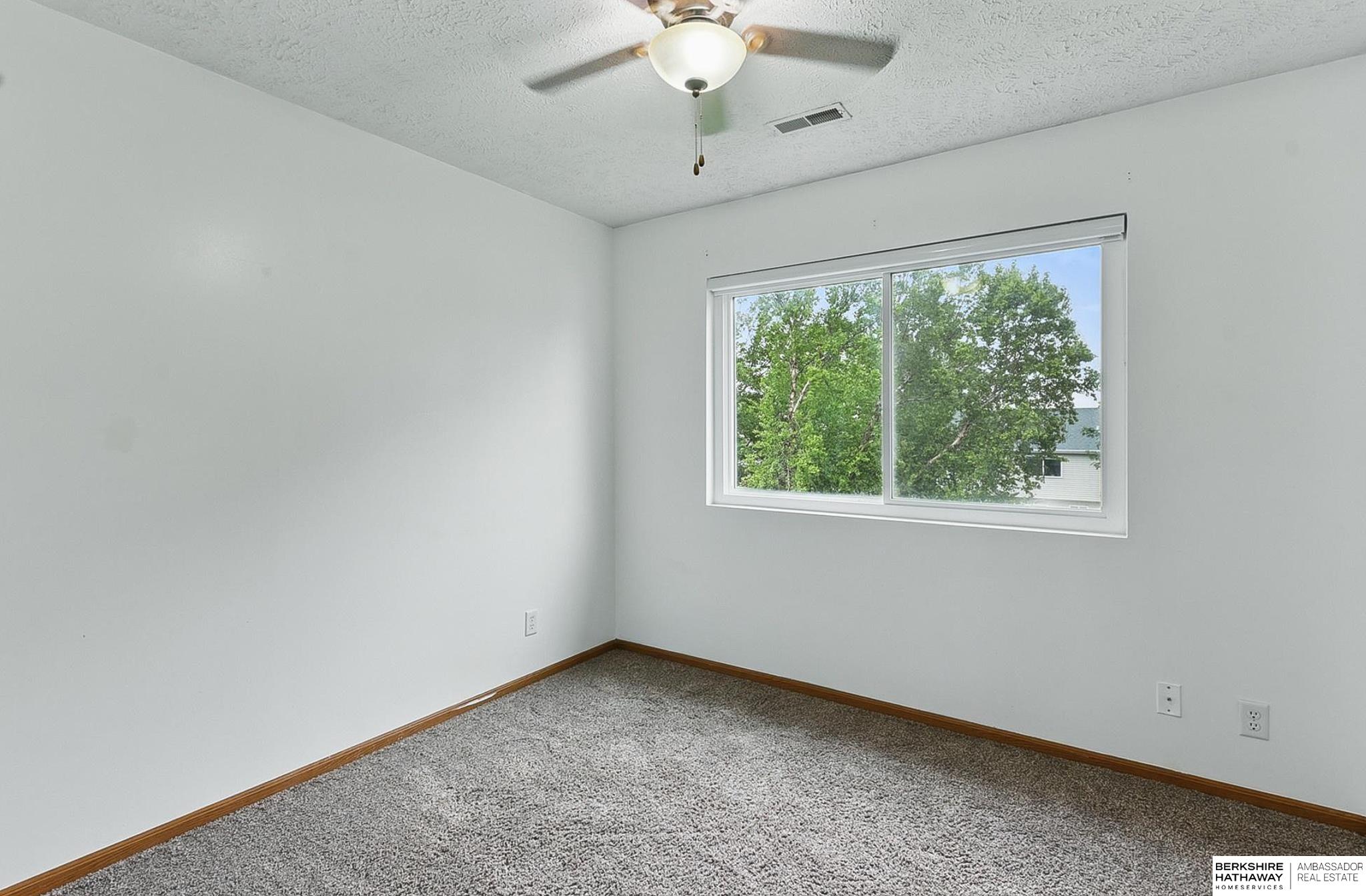 Omaha, Nebraska 68135, United States, 4 Bedrooms Bedrooms, ,3 BathroomsBathrooms,Residential,Pending,139116