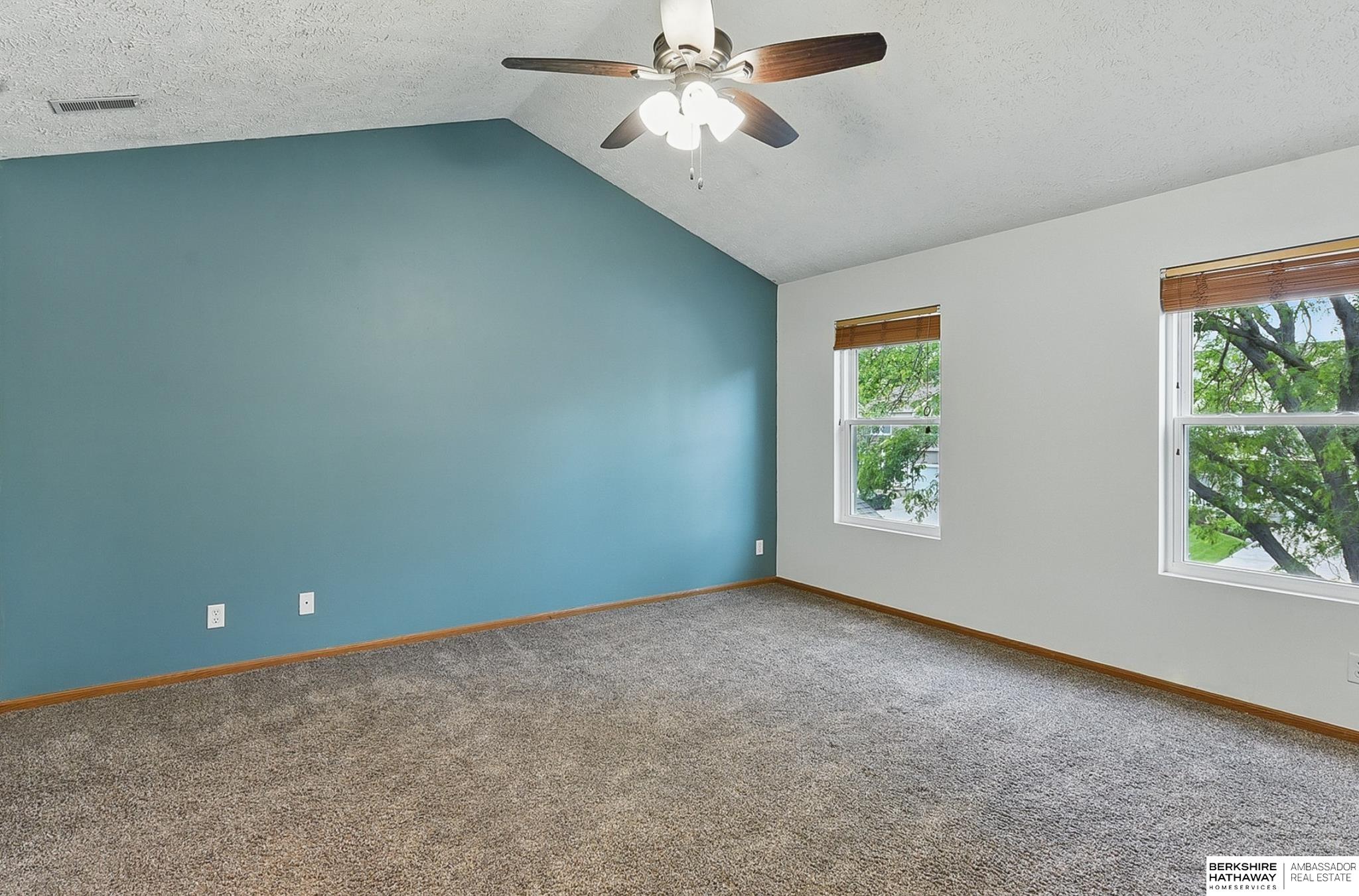 Omaha, Nebraska 68135, United States, 4 Bedrooms Bedrooms, ,3 BathroomsBathrooms,Residential,Pending,139116