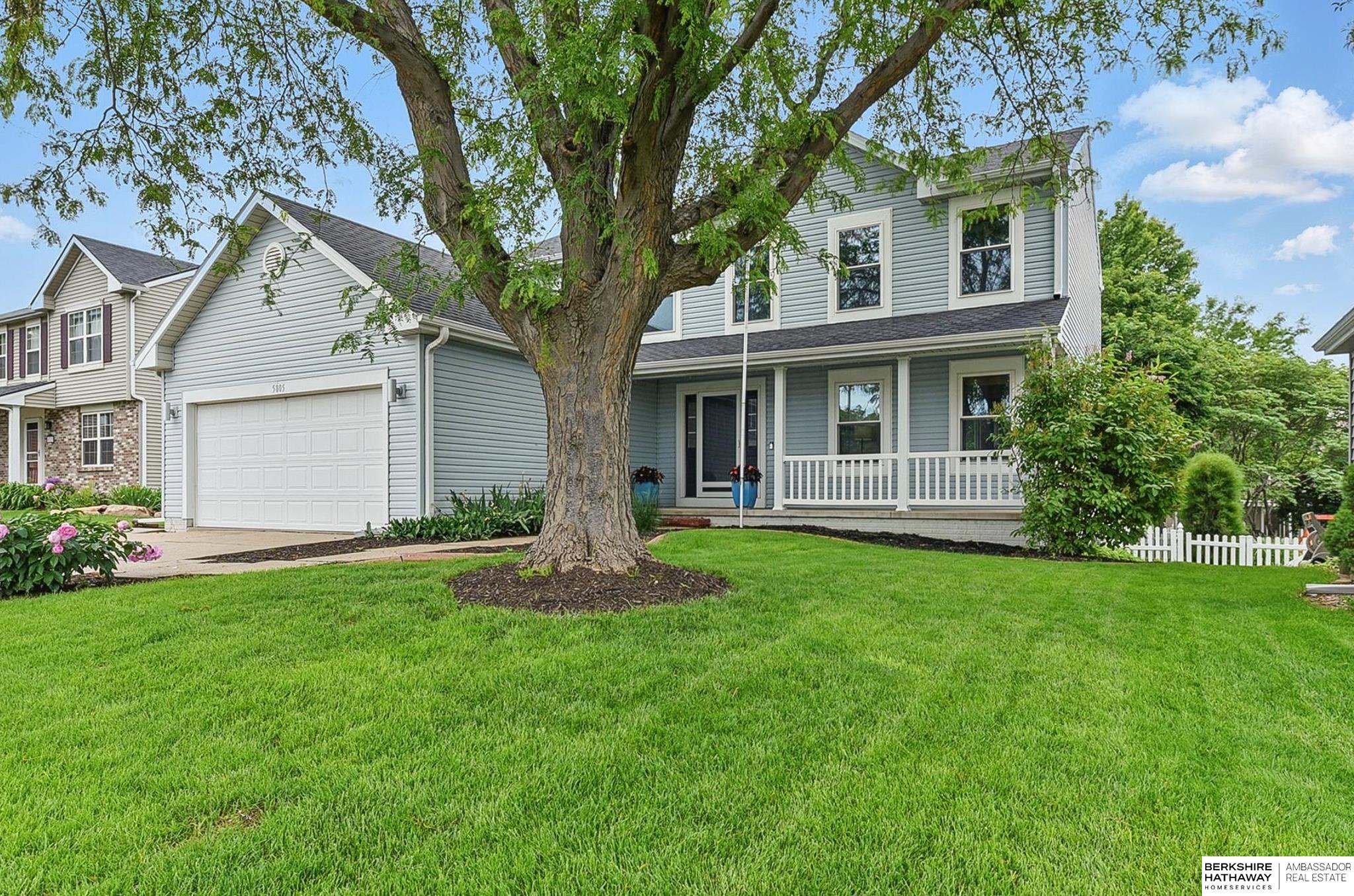 Omaha, Nebraska 68135, United States, 4 Bedrooms Bedrooms, ,3 BathroomsBathrooms,Residential,Pending,139116