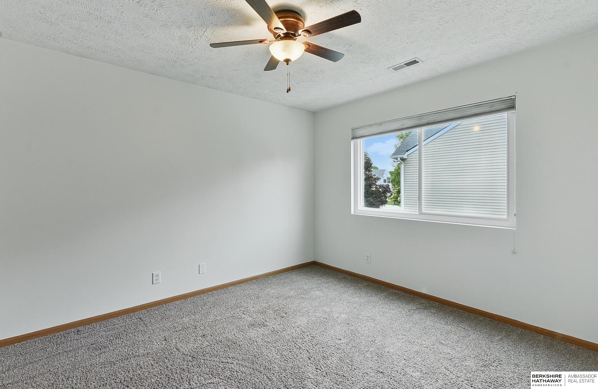 Omaha, Nebraska 68135, United States, 4 Bedrooms Bedrooms, ,3 BathroomsBathrooms,Residential,Pending,139116