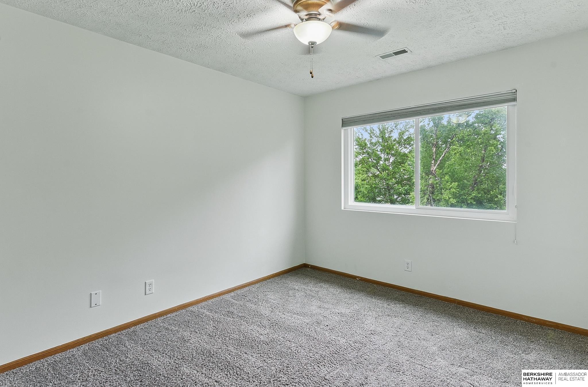 Omaha, Nebraska 68135, United States, 4 Bedrooms Bedrooms, ,3 BathroomsBathrooms,Residential,Pending,139116