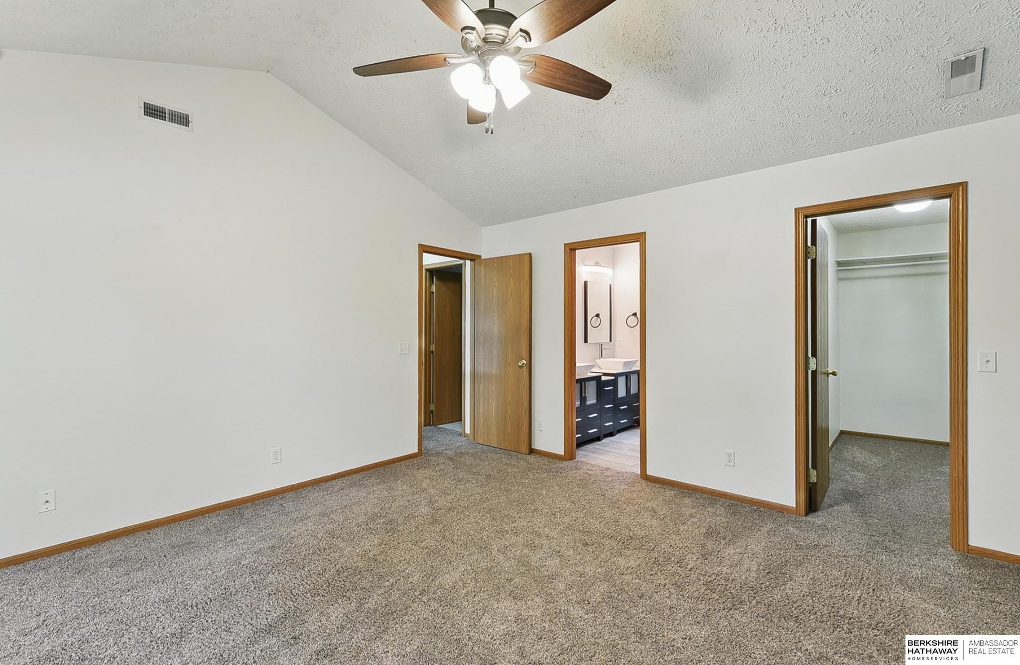 Omaha, Nebraska 68135, United States, 4 Bedrooms Bedrooms, ,3 BathroomsBathrooms,Residential,Pending,139116