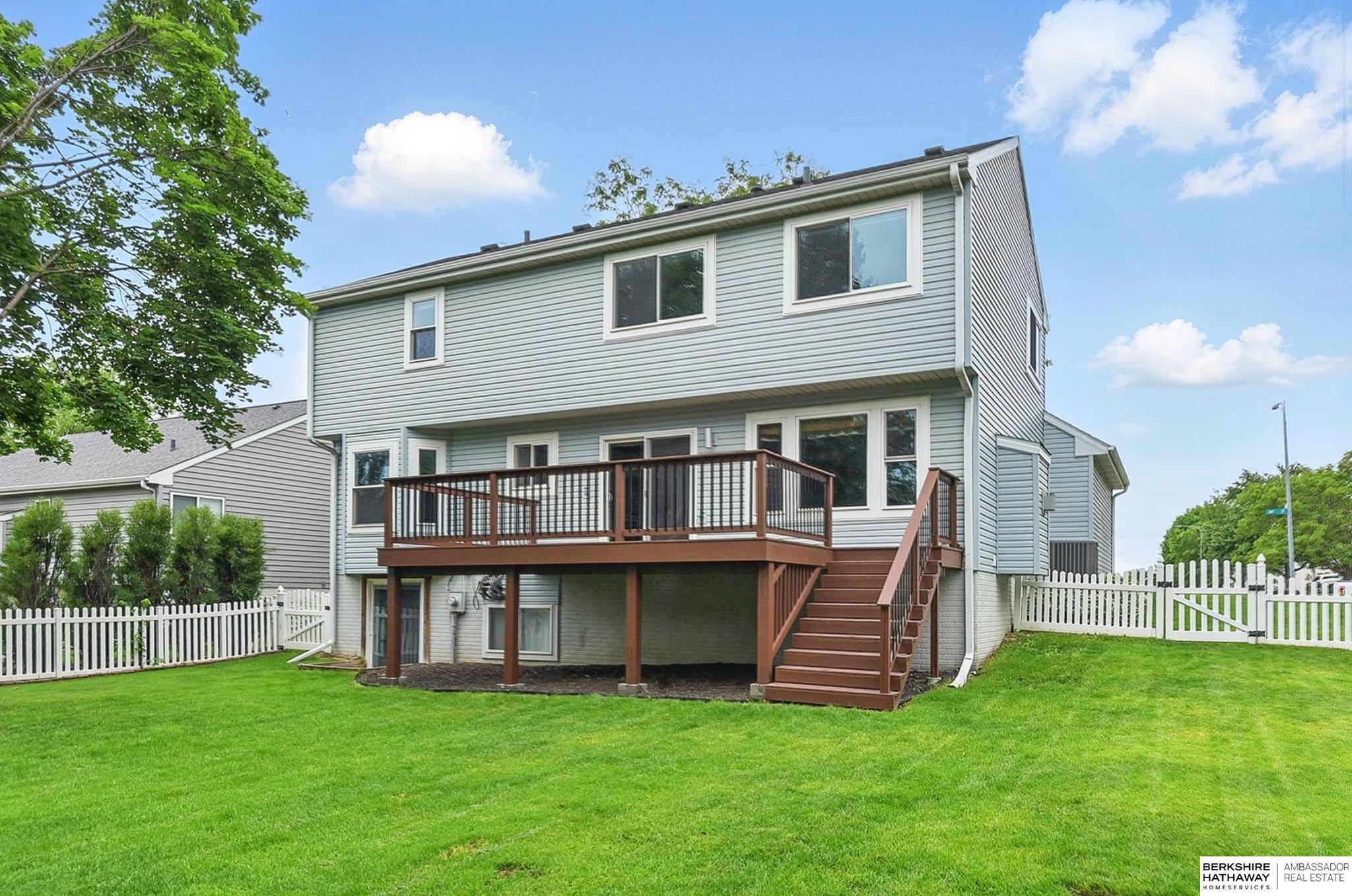 Omaha, Nebraska 68135, United States, 4 Bedrooms Bedrooms, ,3 BathroomsBathrooms,Residential,Pending,139116