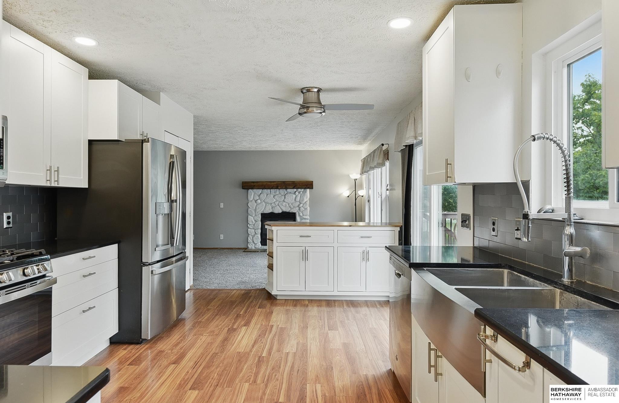 Omaha, Nebraska 68135, United States, 4 Bedrooms Bedrooms, ,3 BathroomsBathrooms,Residential,Pending,139116