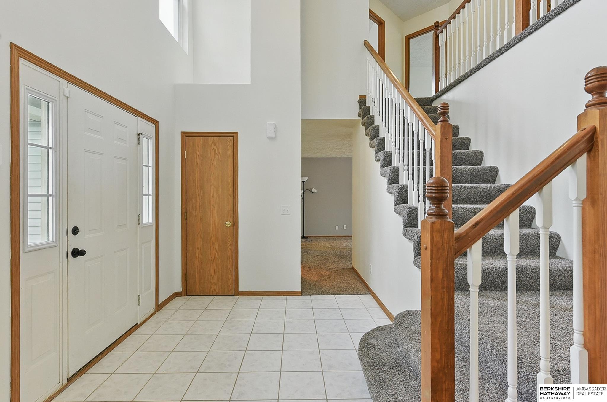 Omaha, Nebraska 68135, United States, 4 Bedrooms Bedrooms, ,3 BathroomsBathrooms,Residential,Pending,139116