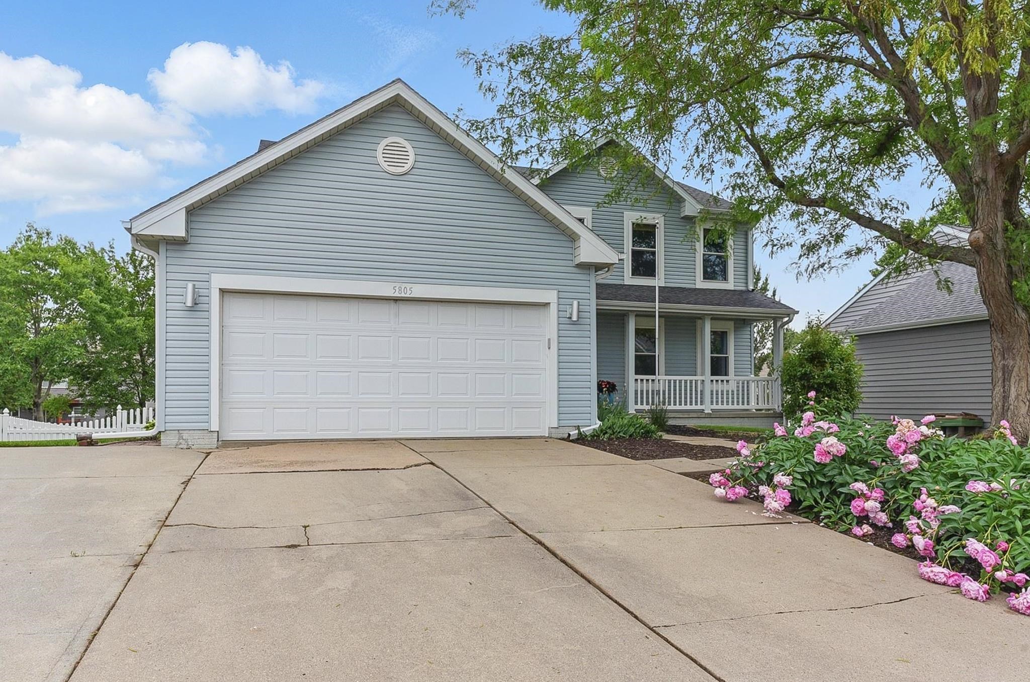 Omaha, Nebraska 68135, United States, 4 Bedrooms Bedrooms, ,3 BathroomsBathrooms,Residential,Pending,139116