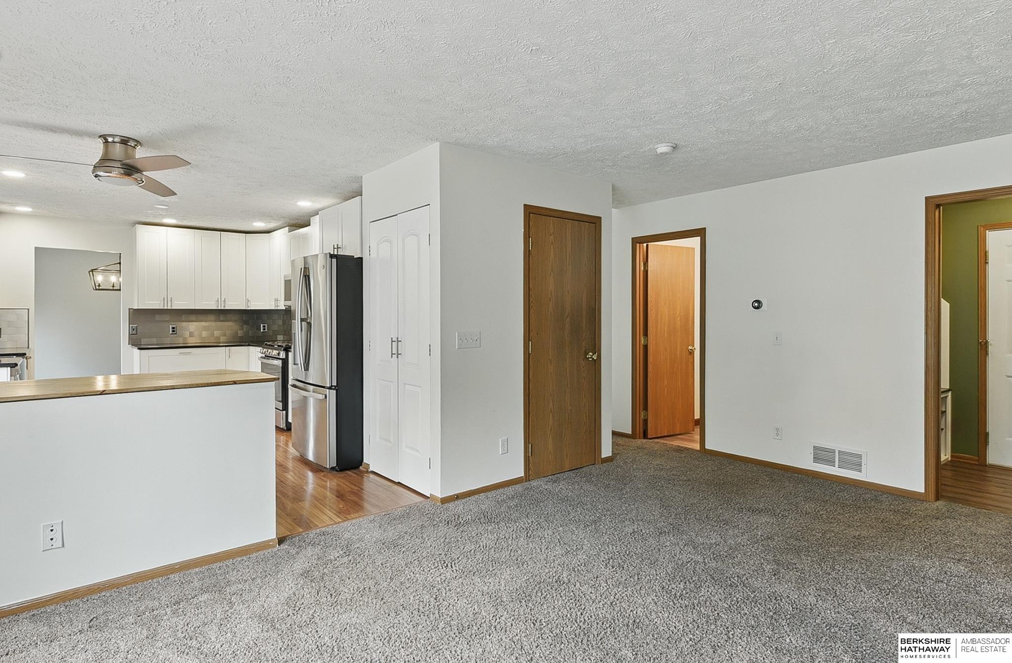 Omaha, Nebraska 68135, United States, 4 Bedrooms Bedrooms, ,3 BathroomsBathrooms,Residential,Pending,139116