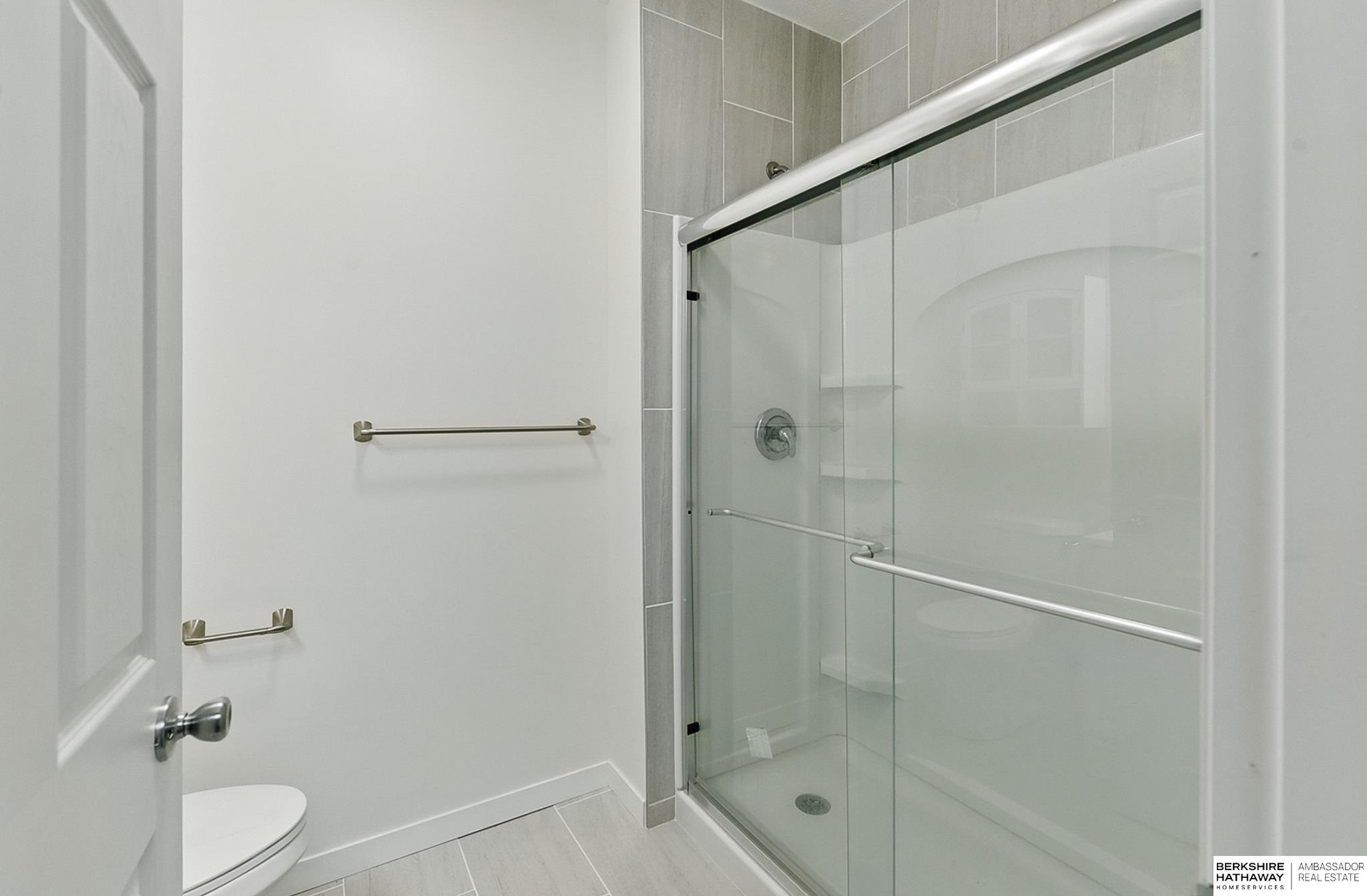 Omaha, Nebraska 68135, United States, 4 Bedrooms Bedrooms, ,3 BathroomsBathrooms,Residential,Pending,139116