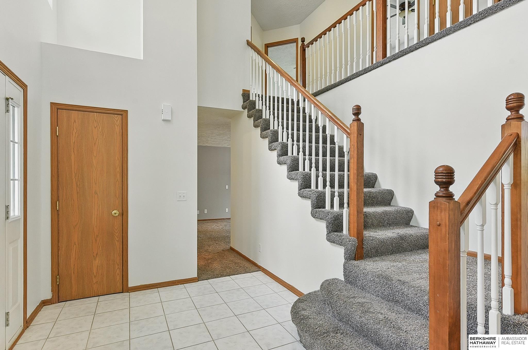 Omaha, Nebraska 68135, United States, 4 Bedrooms Bedrooms, ,3 BathroomsBathrooms,Residential,Pending,139116