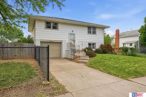 Photo of 851 W Rose Street, Lincoln, NE 68522 (MLS # 22614230)